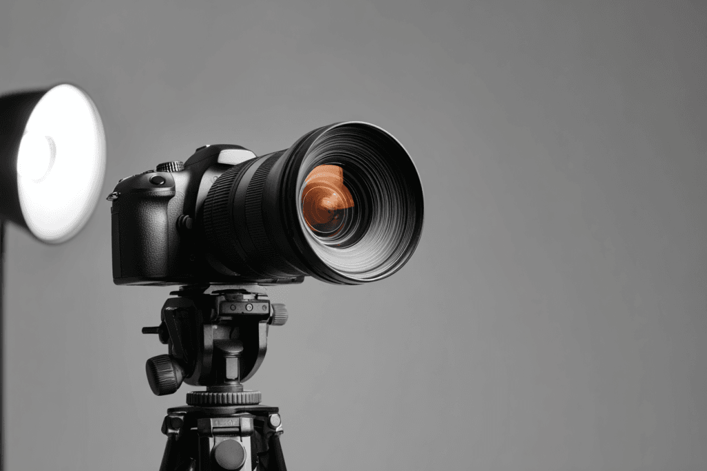 Приклад професійного освітлення гаджета для рекламної зйомки в нейромережі